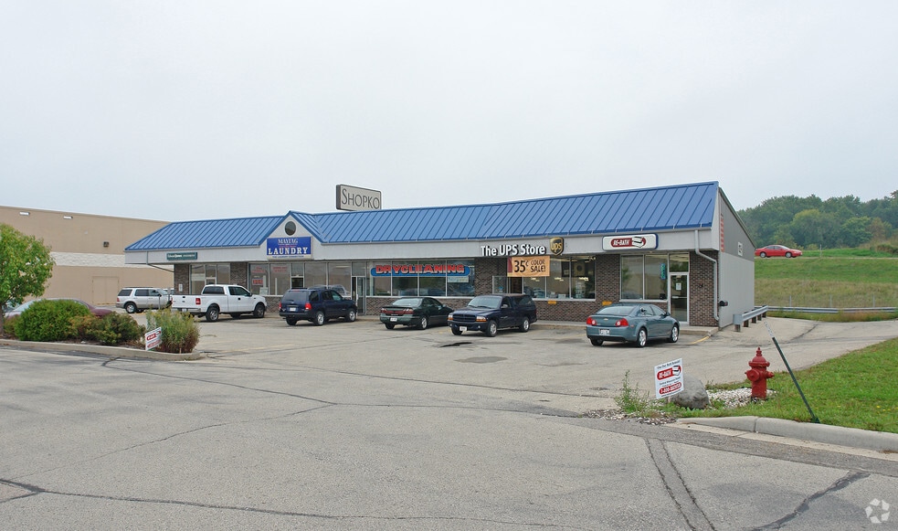 822 Park Ave, Beaver Dam, WI for lease - Primary Photo - Image 3 of 4