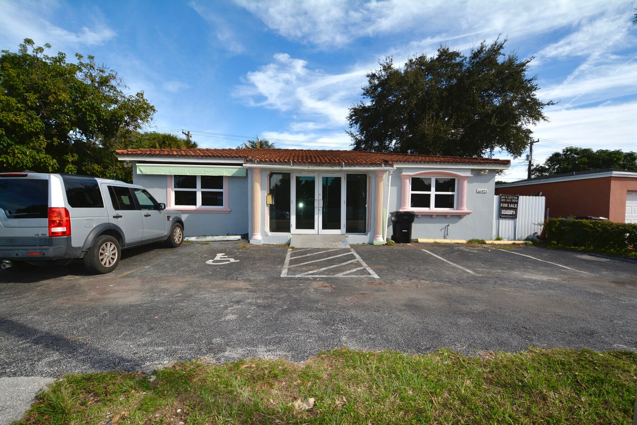 16921 NE 6th Ave, North Miami Beach, FL à vendre Photo du bâtiment- Image 1 de 20