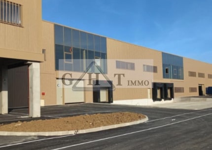 Industrial in Tremblay-en-France for sale Building Photo- Image 1 of 4