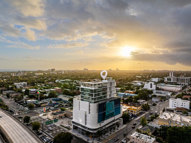 More details for 420 SW 7th St, Miami, FL - Retail for Lease