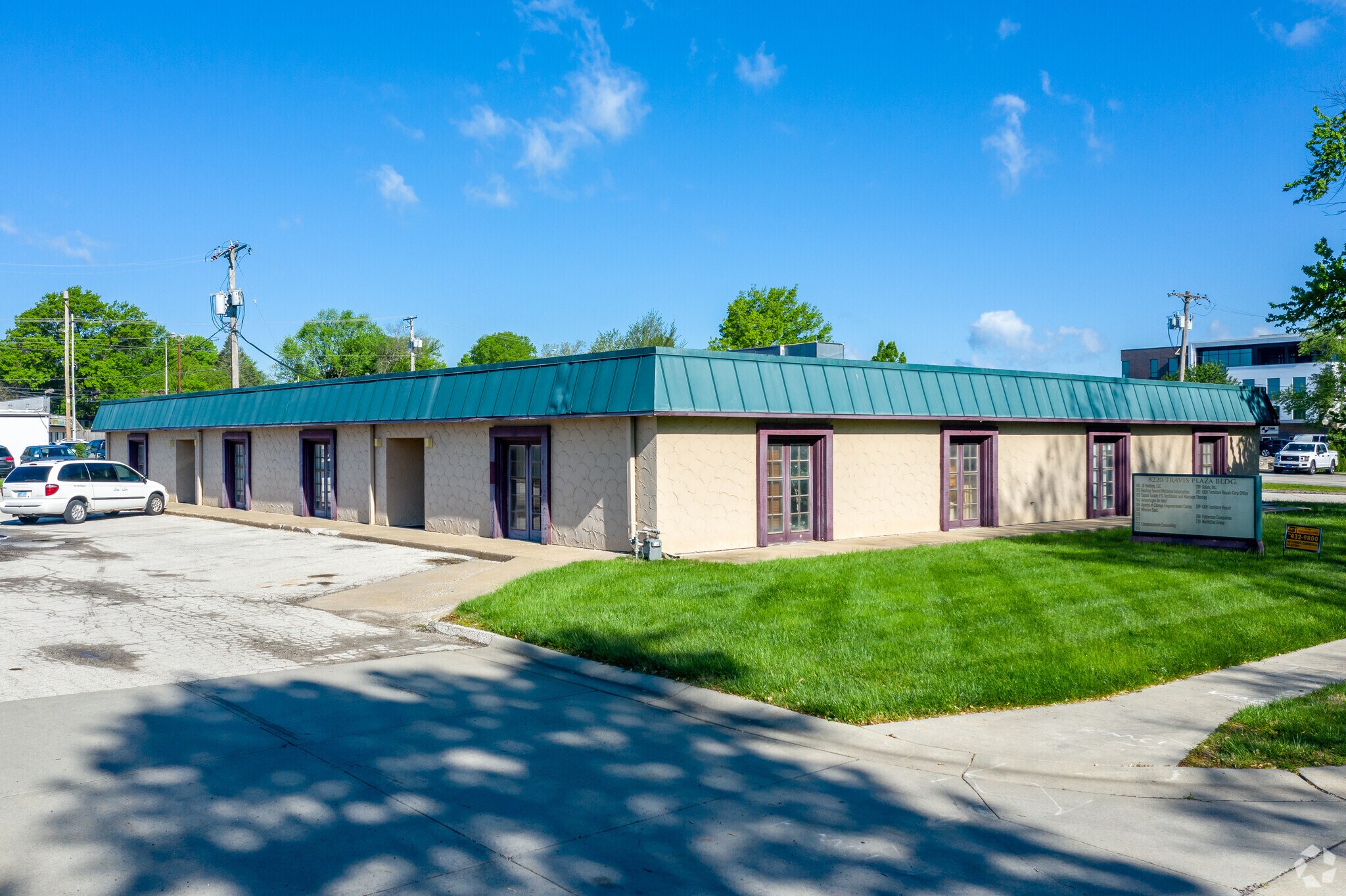 8220 Travis St, Overland Park, KS à louer Photo du bâtiment- Image 1 de 3