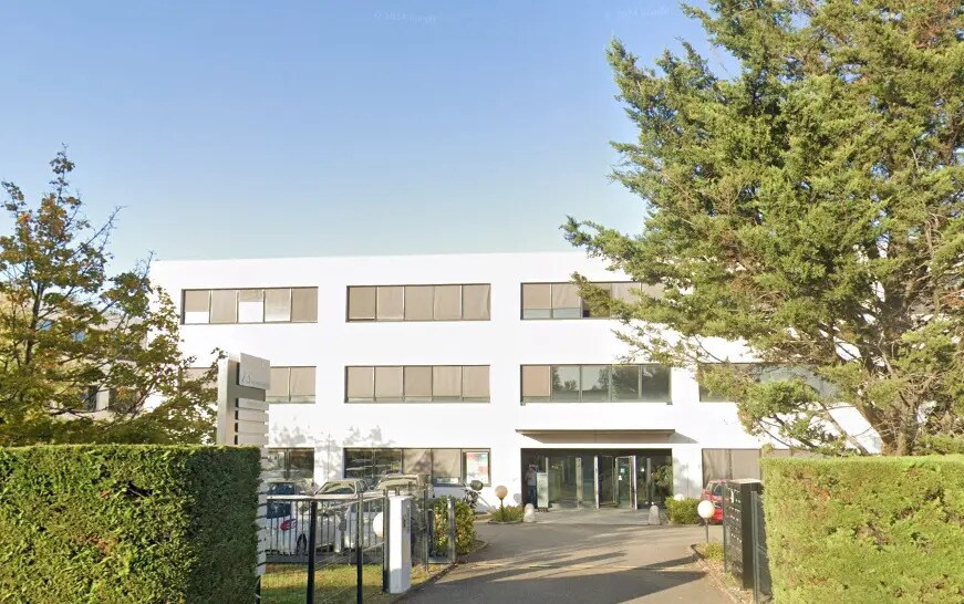 23 Rue Maryse Bastié, Bron à louer - Photo du bâtiment - Image 1 de 2