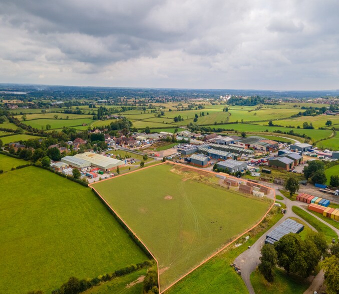 Fauld Ln, Tutbury à louer - Photo du bâtiment - Image 1 de 3