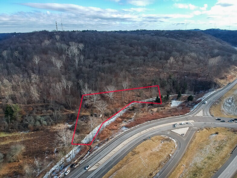 1024 Creekside Ln, Pittsburgh, PA à vendre - Aérien - Image 2 de 22