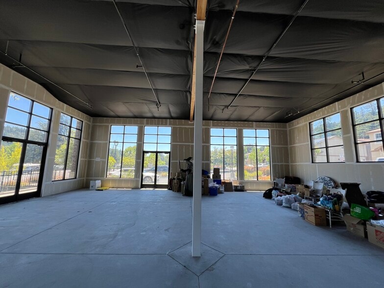 5011 Scotts Valley Dr, Scotts Valley, CA à louer - Photo intérieure - Image 3 de 11