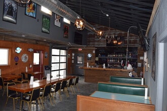 26192 NE Neosho Rd, Garnett, KS à vendre Photo intérieure- Image 2 de 12