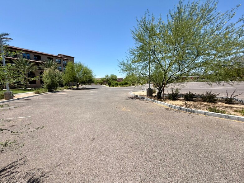 15301 N Hayden Rd, Scottsdale, AZ à louer - Photo du bâtiment - Image 3 de 4