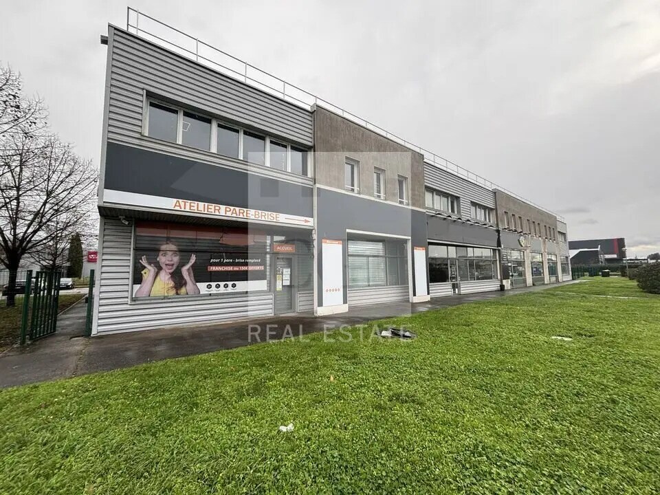 Flex in Décines-Charpieu for lease Building Photo- Image 1 of 13