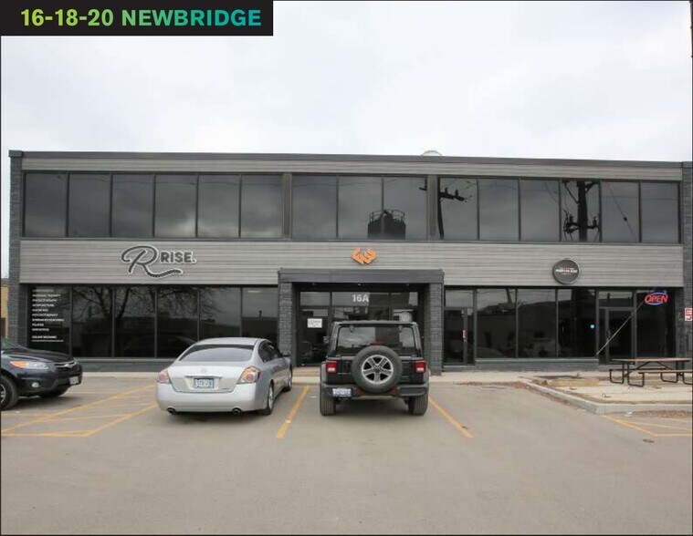 16-20 Newbridge Rd, Toronto, ON à vendre - Photo du bâtiment - Image 1 de 38