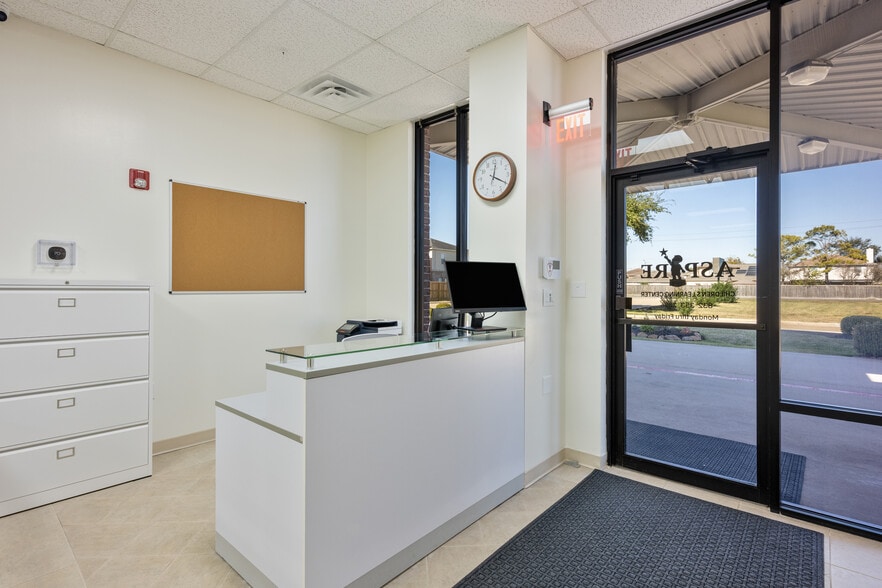 13511 Florence Rd, Sugar Land, TX for lease - Building Photo - Image 2 of 9