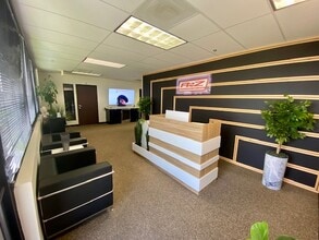 380-384 Clinton St, Costa Mesa, CA for lease Interior Photo- Image 2 of 7