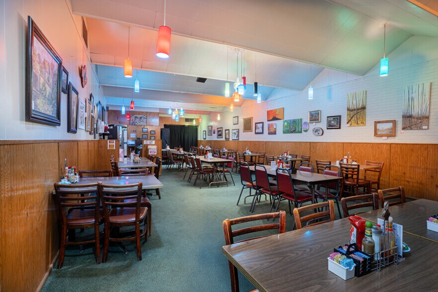 545 Shoshone St S, Twin Falls, ID à vendre - Photo du bâtiment - Image 2 de 42