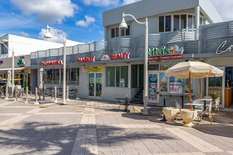 309-321 Johnson St, Hollywood, FL à louer - Photo du bâtiment - Image 2 de 6