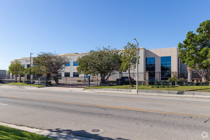 1351 Pacific Ave, Oxnard, CA à vendre - Photo du bâtiment - Image 3 de 6