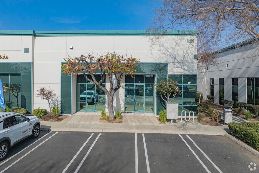 131 Sand Creek Rd, Brentwood, CA for lease - Building Photo - Image 3 of 6
