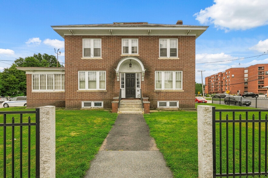 93 Roxbury St, Keene, NH for sale - Primary Photo - Image 1 of 26