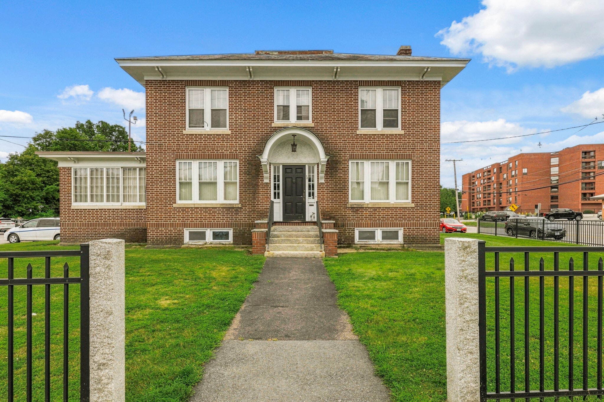 93 Roxbury St, Keene, NH for sale Primary Photo- Image 1 of 27