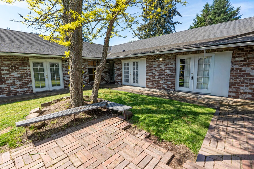 11212 Bridgeport Way SW, Lakewood, WA for sale - Building Photo - Image 3 of 10