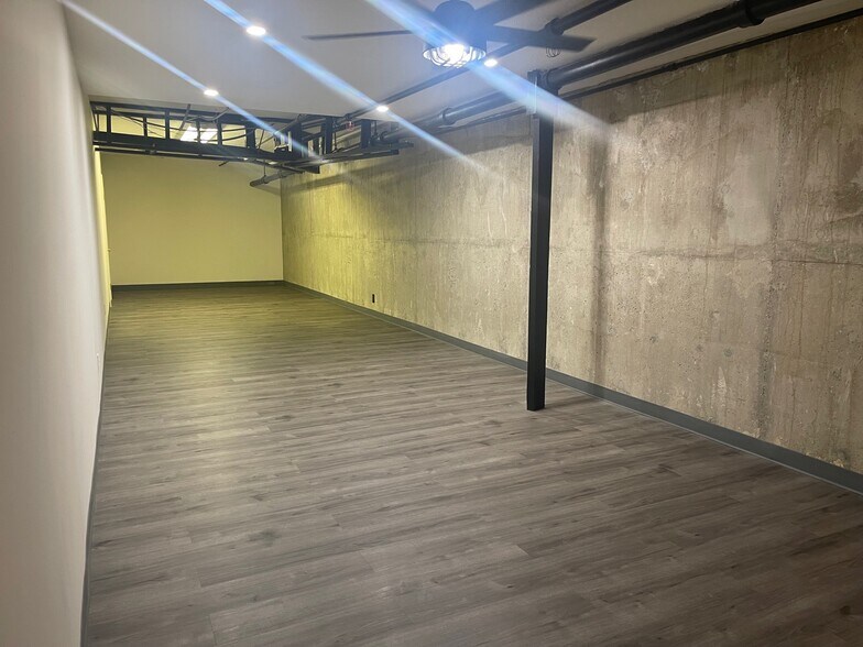 50-100 W Lemon Ave, Monrovia, CA à louer - Photo intérieure - Image 3 de 36