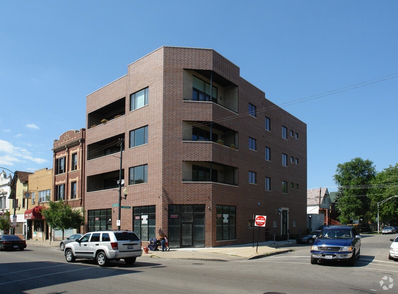 2933 N Milwaukee Ave, Chicago, IL for lease - Building Photo - Image 2 of 7