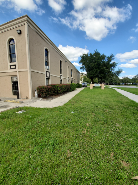 1225 Bennett Dr, Longwood, FL for lease - Building Photo - Image 3 of 9