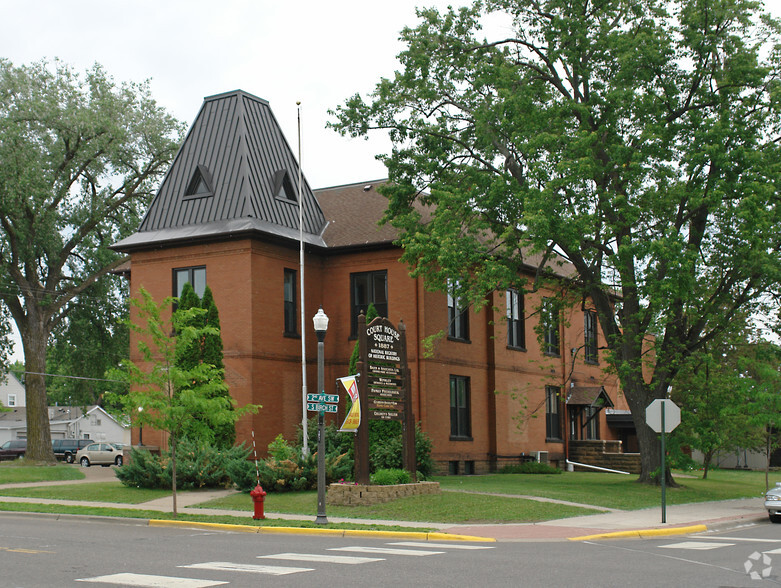 237 2nd Ave SW, Cambridge, MN for lease - Primary Photo - Image 1 of 3