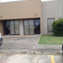 800 W Rock Creek Rd, Norman, OK for lease Building Photo- Image 1 of 12