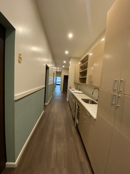 1143 Fulton St, Brooklyn, NY à louer - Photo du bâtiment - Image 3 de 9