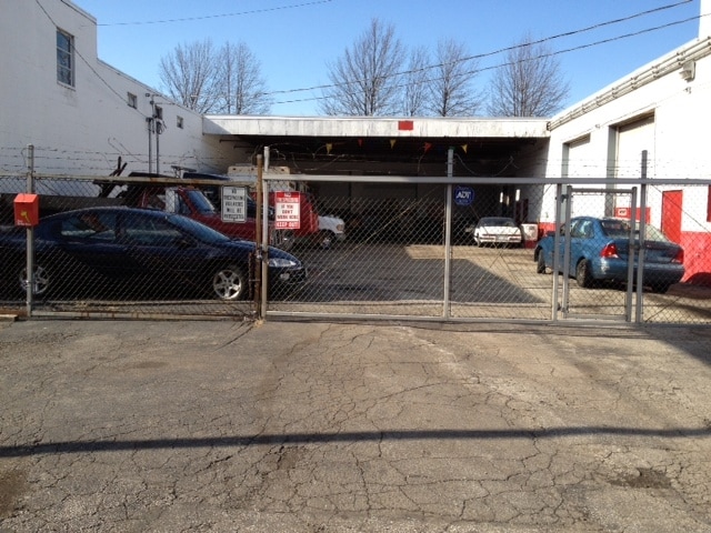 19015 St Clair Ave, Cleveland, OH for lease - Building Photo - Image 1 of 8