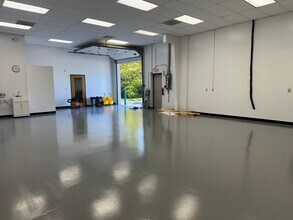 1407-1439 Research Park Dr, Dayton, OH for lease Interior Photo- Image 2 of 8