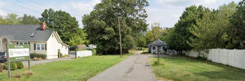 8369 Richmond Hwy, Alexandria, VA for sale - Building Photo - Image 3 of 4