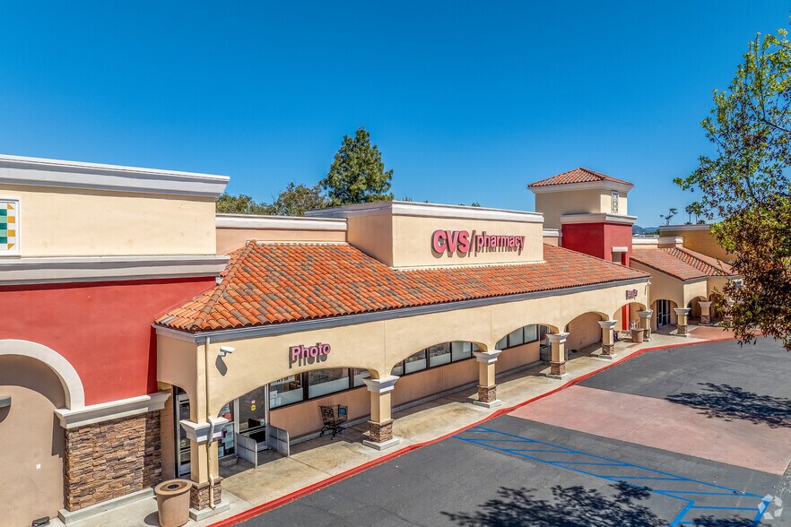 1-275 W Los Angeles Ave, Moorpark, CA à louer - Photo du bâtiment - Image 3 de 8