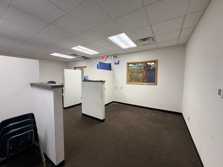3115 N Roemer Rd, Appleton, WI for lease - Interior Photo - Image 2 of 11