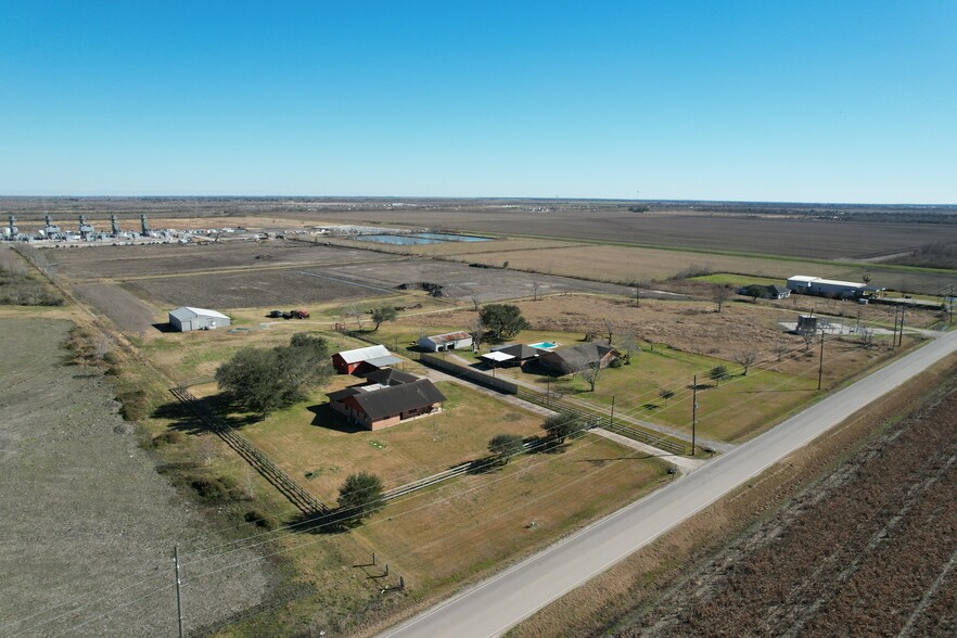 15437 County Road 48, Rosharon, TX for sale - Building Photo - Image 1 of 1