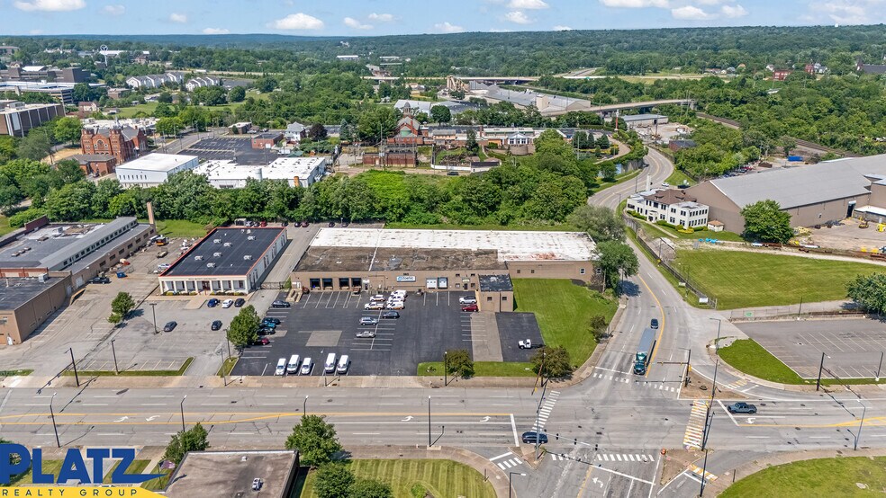 360 E Federal St, Youngstown, OH à louer - Photo du bâtiment - Image 3 de 12