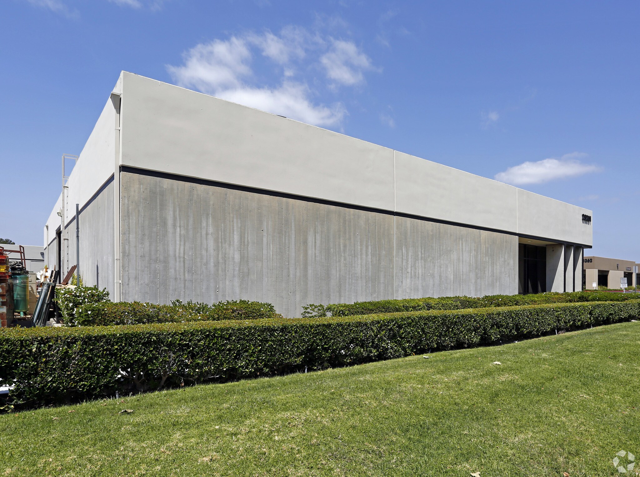 23201 Alcalde Dr, Laguna Hills, CA à louer Photo principale- Image 1 de 6