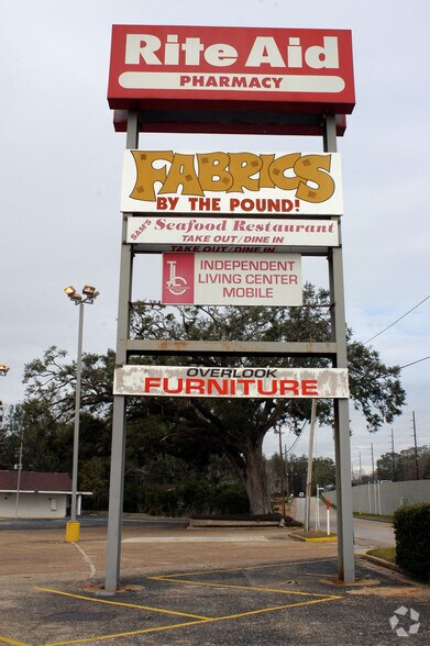 5301 Moffett Rd, Mobile, AL à louer - Photo du bâtiment - Image 3 de 13