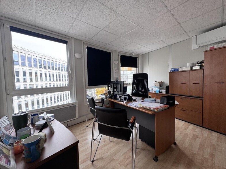 Bureau dans Montreuil à vendre - Photo du bâtiment - Image 1 de 16