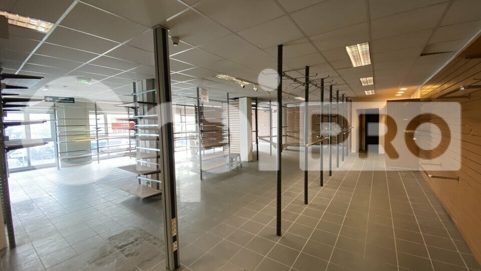 Retail in Longjumeau for sale - Building Photo - Image 2 of 21