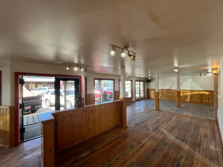 164 Riverside Ave, Winthrop, WA à louer - Photo du bâtiment - Image 2 de 13