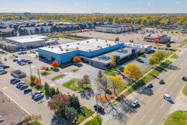 Plus de détails pour 190 E Maple Rd, Troy, MI - Industriel à louer