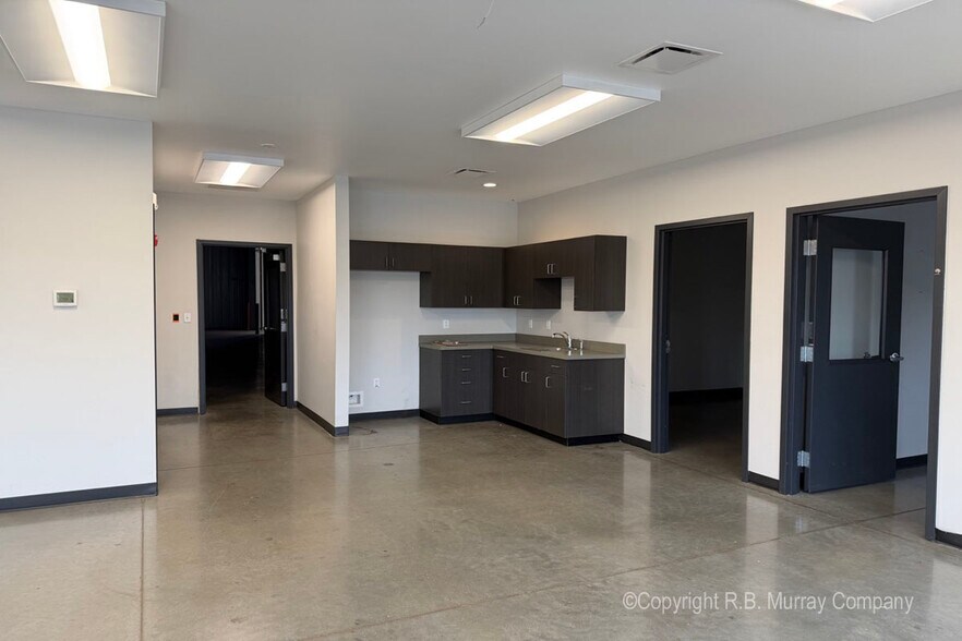 5534 W Chestnut Expy, Springfield, MO à louer - Photo du bâtiment - Image 2 de 18