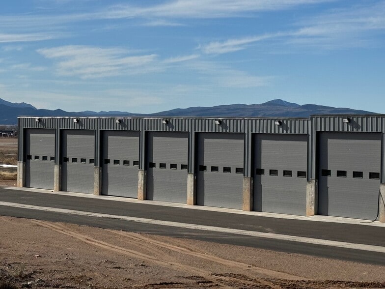 881 Aviation Way, Cedar City, UT for sale - Building Photo - Image 2 of 6