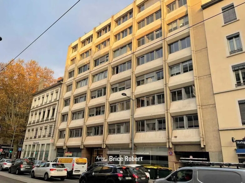 Office in Lyon for sale - Building Photo - Image 1 of 11
