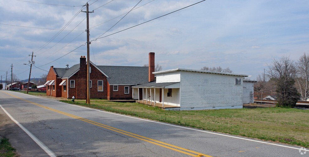 114 Cumberland Ave, Easley, SC à vendre - Photo du bâtiment - Image 2 de 2
