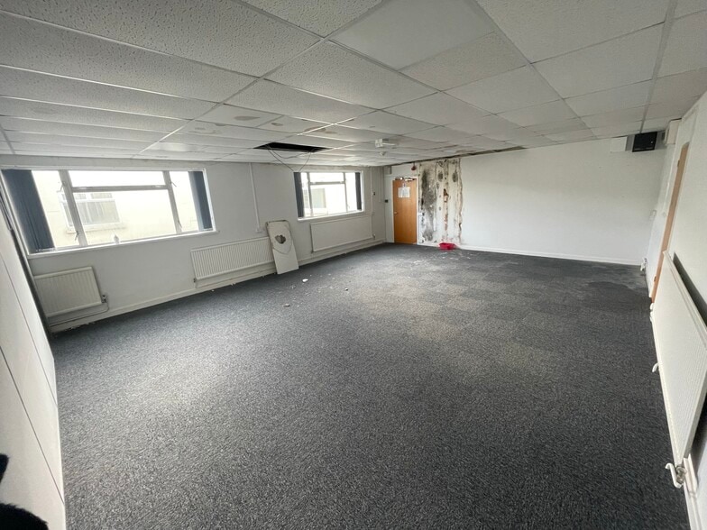 Bristol Rd, Bridgwater for lease - Interior Photo - Image 2 of 11
