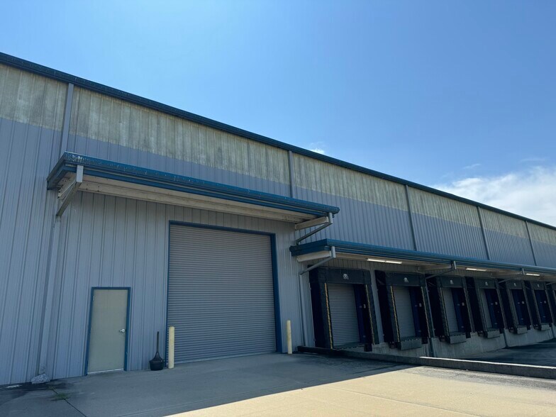 100 Enterprise Dr SW, Calhoun, GA à louer - Photo du bâtiment - Image 2 de 6