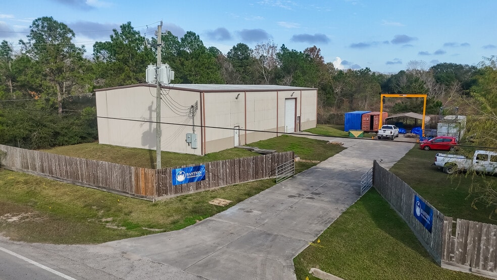 6717 FM 646 Rd S, Santa Fe, TX for sale - Primary Photo - Image 1 of 17