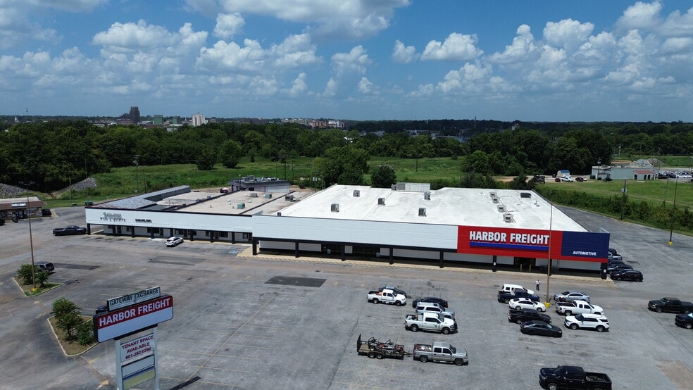 2106-2124 N Frontage Rd, Meridian, MS for lease - Building Photo - Image 3 of 4