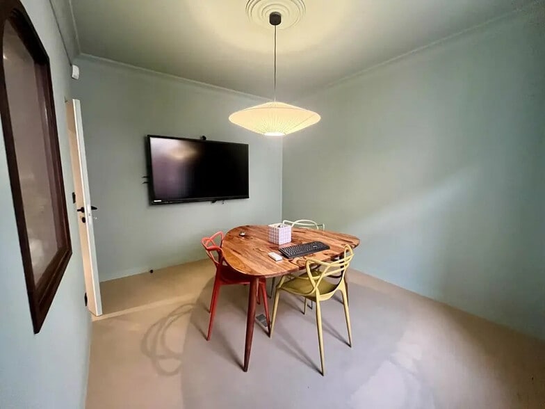 Office in Châteaurenard for lease - Building Photo - Image 3 of 12